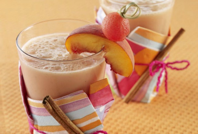 peach smoothie drink