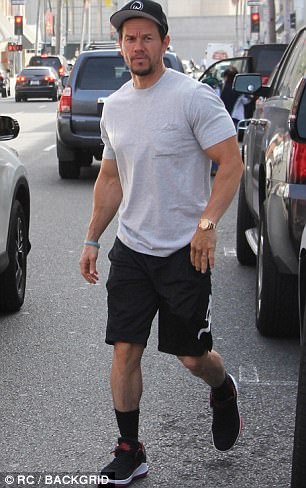 Mark Wahlberg again denies using steroids
